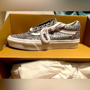 Women’s old skool vans 7.5